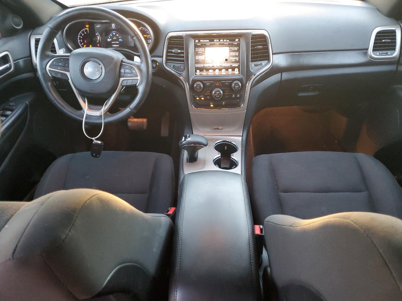 JEEP GRAND CHEROKEE LAREDO