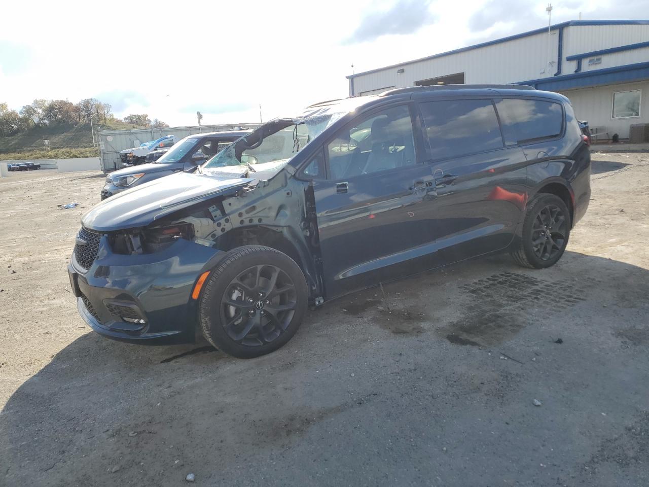 CHRYSLER PACIFICA LIMITED