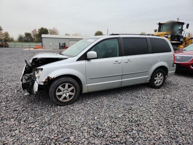 Global Auto Auctions: 2010 CHRYSLER TOWN & COU