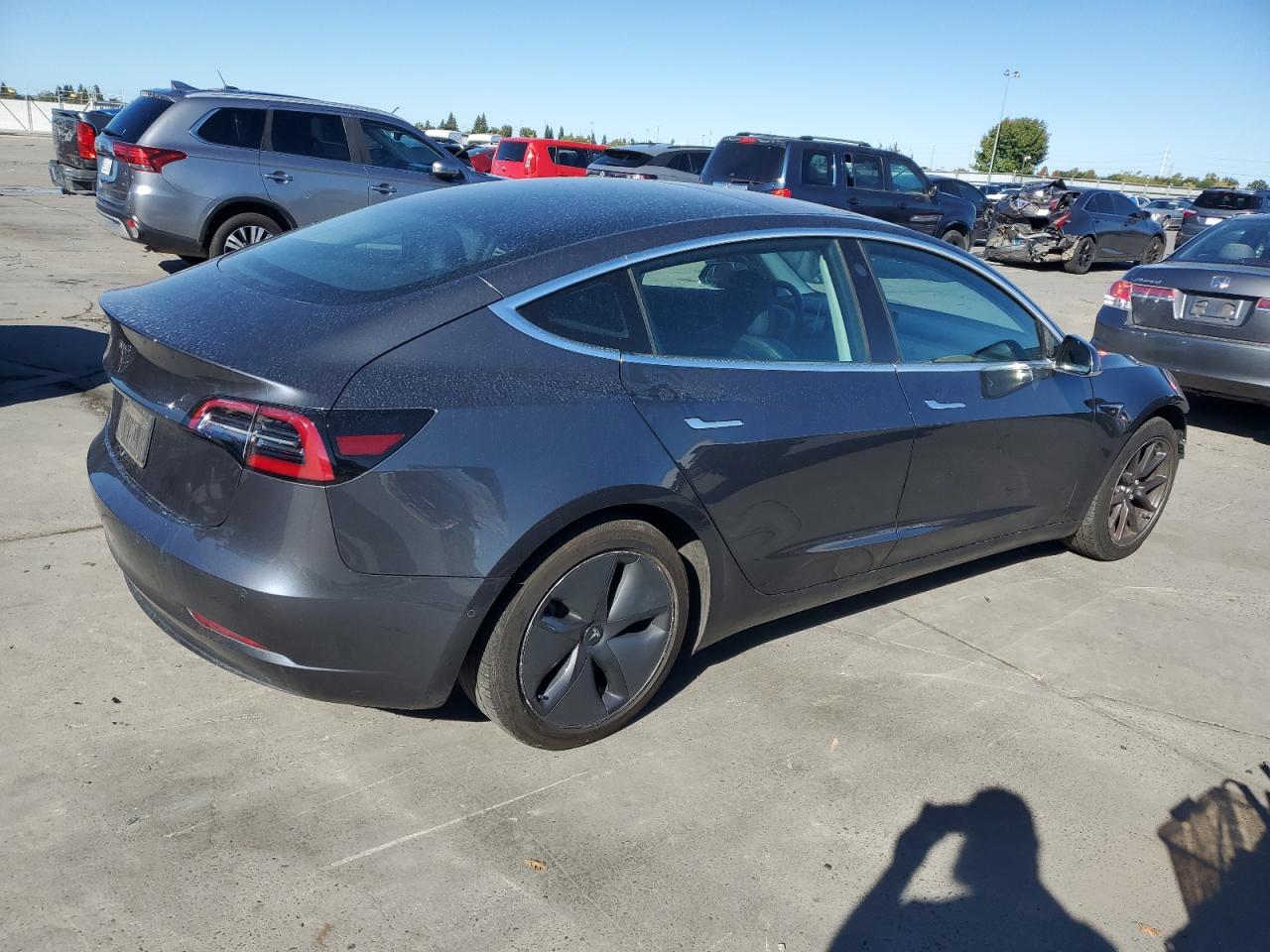 TESLA MODEL 3
