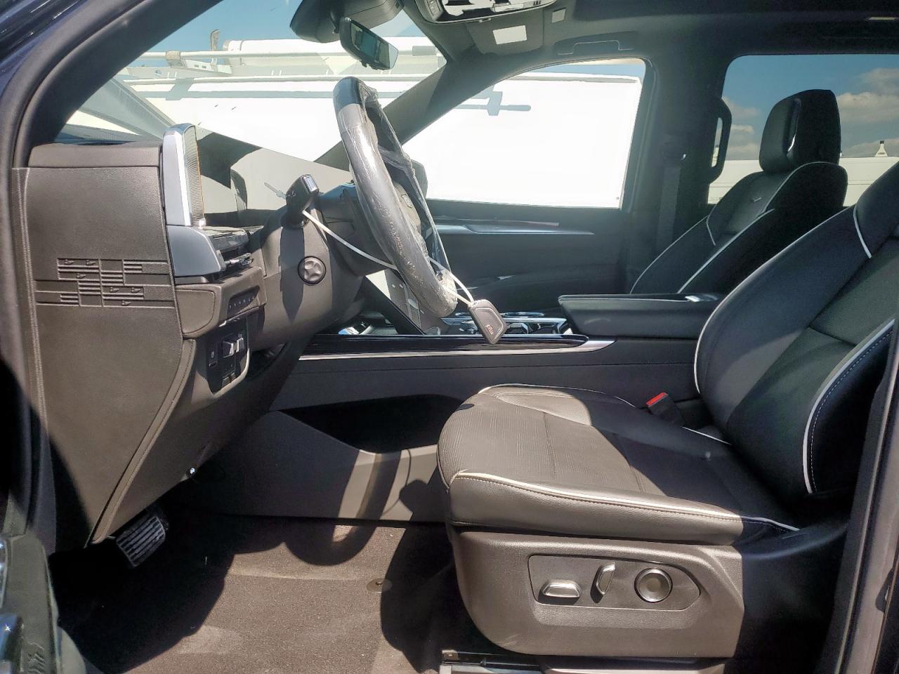 CADILLAC ESCALADE ESV SPORT