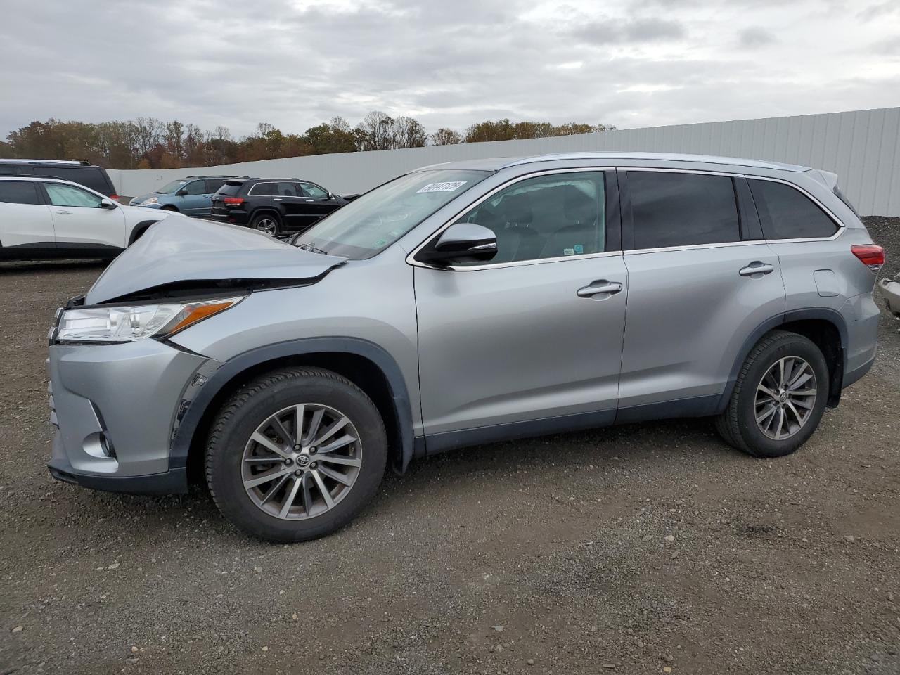 TOYOTA HIGHLANDER SE