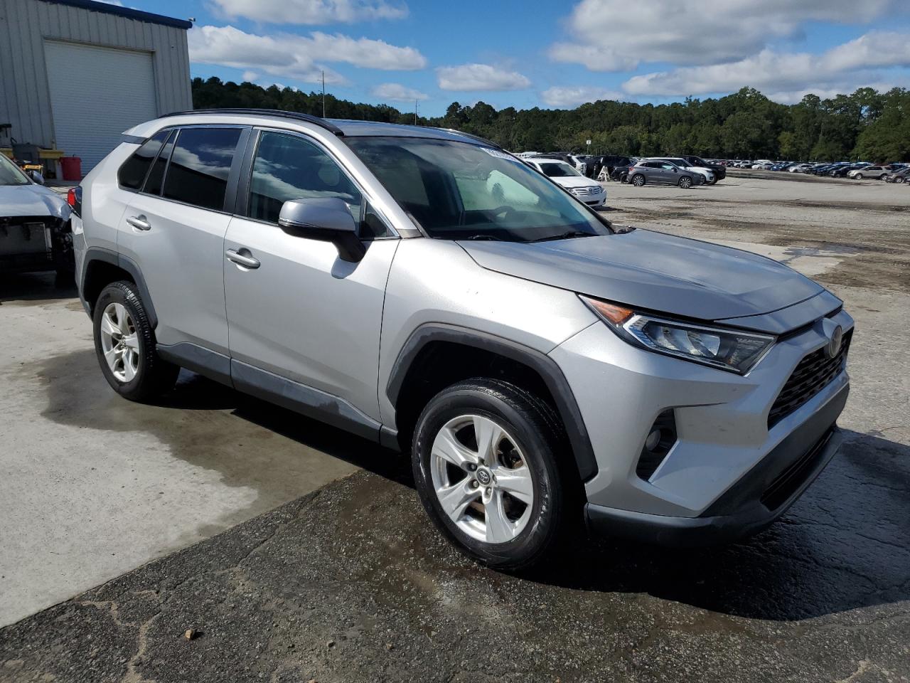 TOYOTA RAV4 XLE