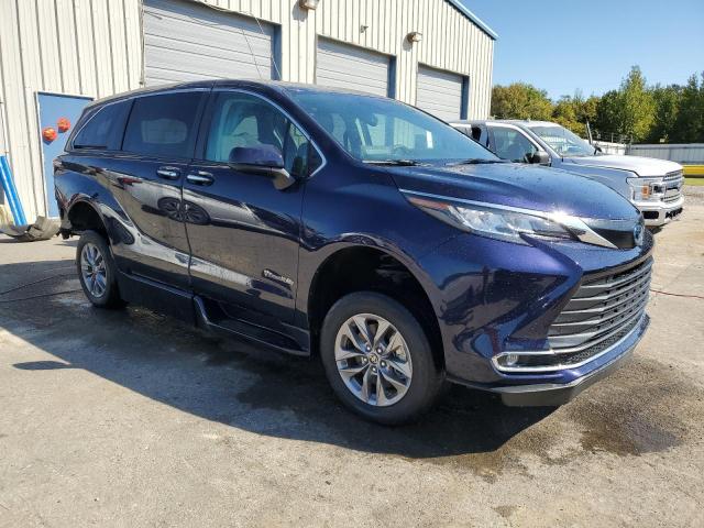 2023 TOYOTA SIENNA XLE - 5TDYRKEC8PS147519