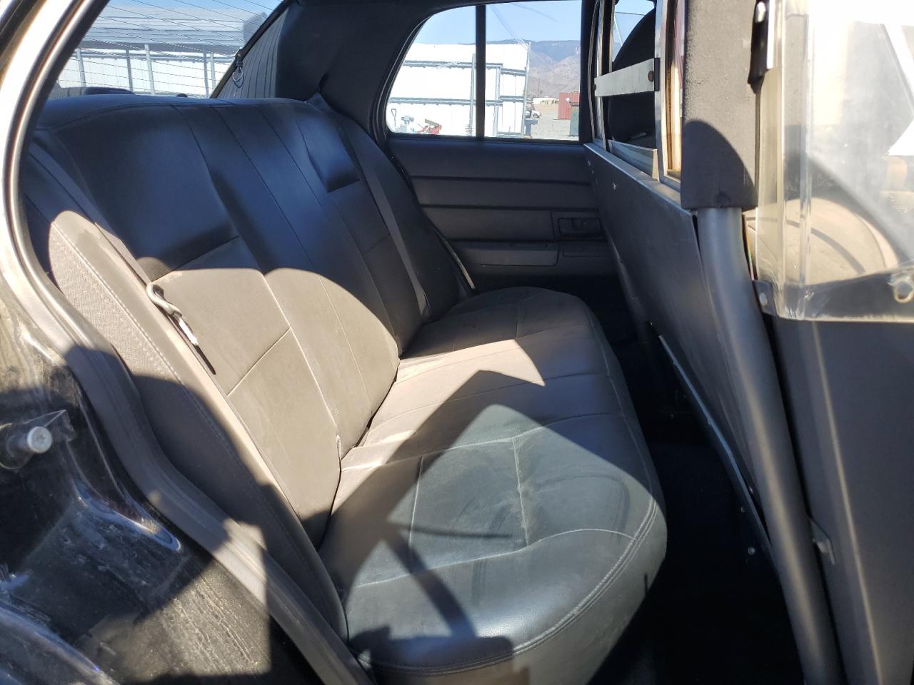 FORD CROWN VICTORIA POLICE INTERCEPTOR