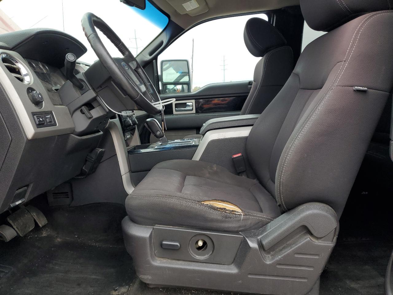 FORD F-150 SUPER CAB