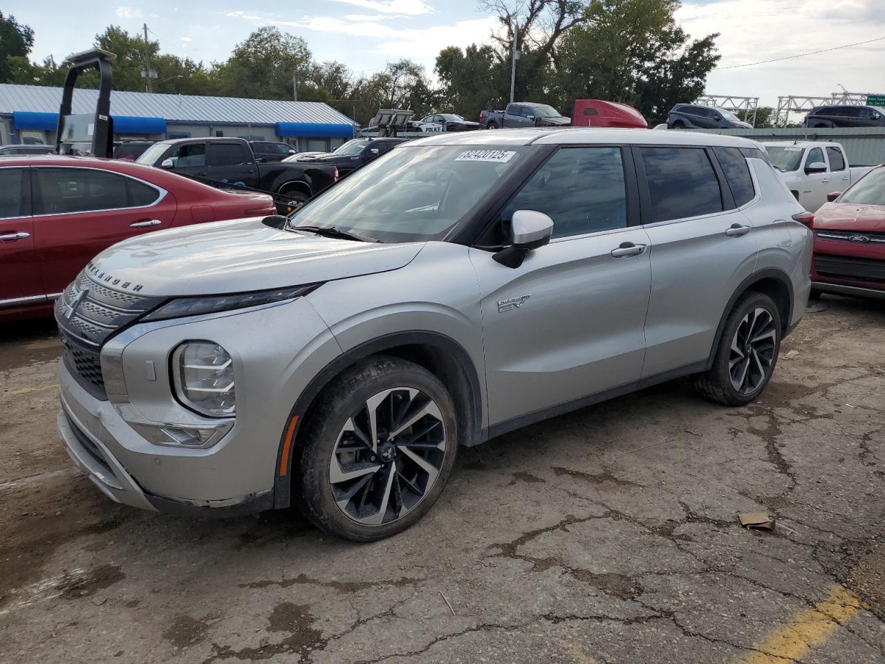 MITSUBISHI OUTLANDER SE