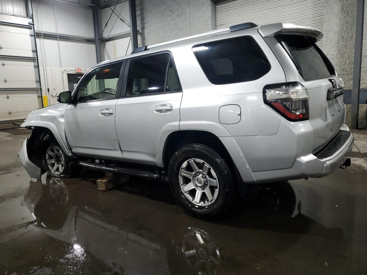TOYOTA 4RUNNER SR5