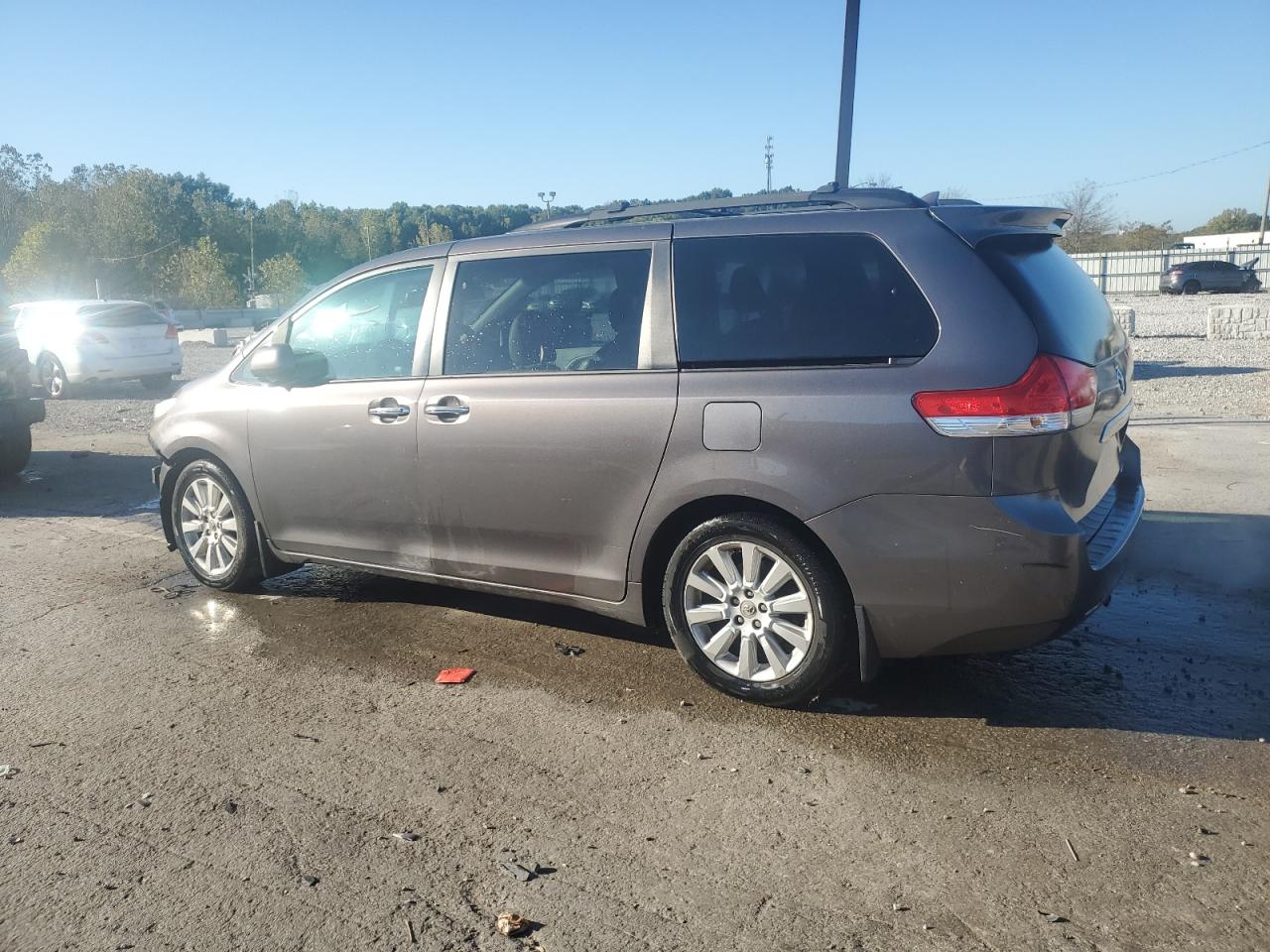 TOYOTA SIENNA XLE
