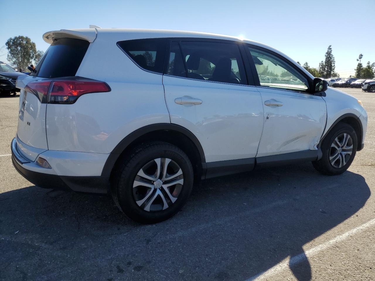 TOYOTA RAV4 LE