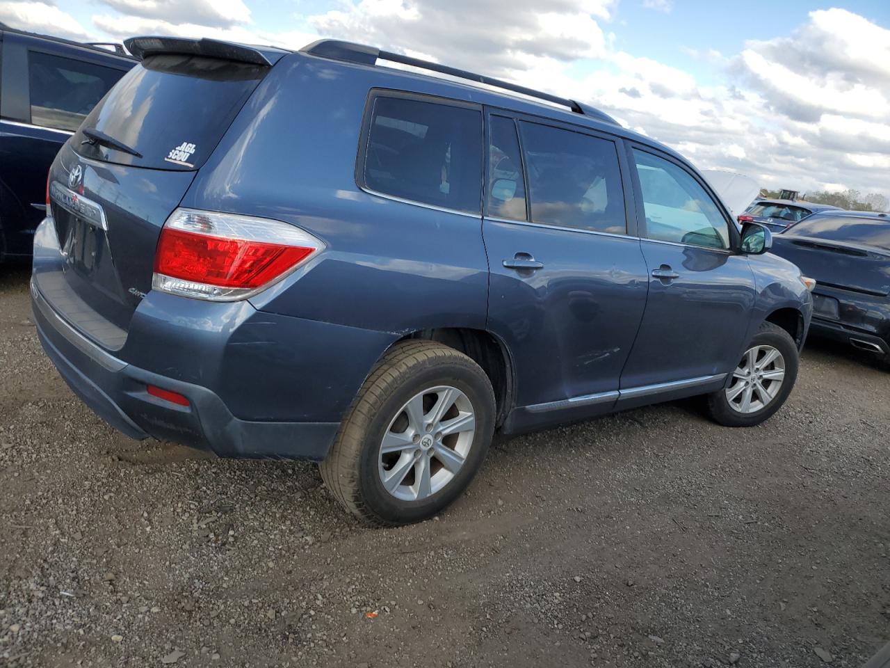 TOYOTA HIGHLANDER BASE