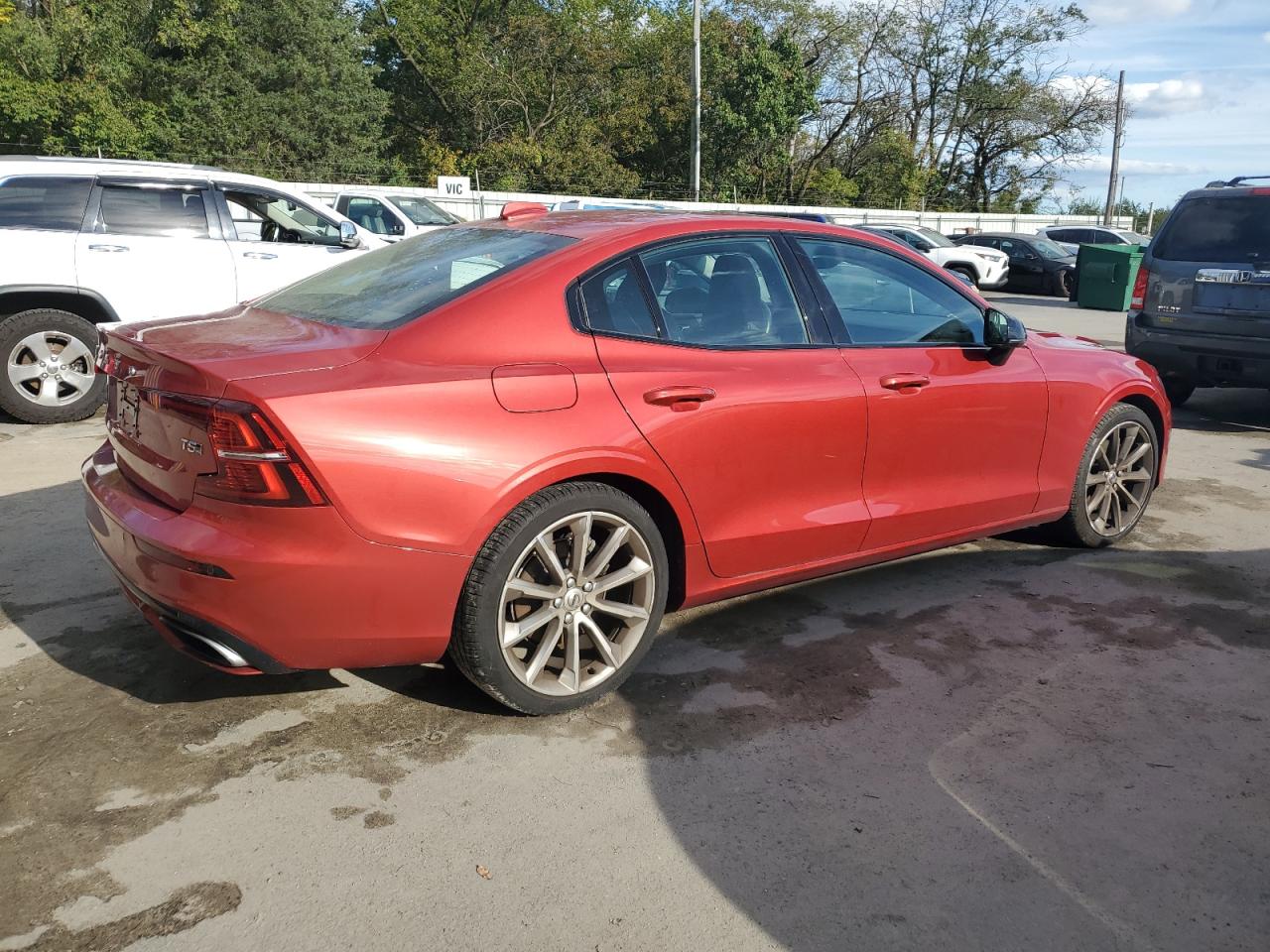 VOLVO S60 T5 MOMENTUM