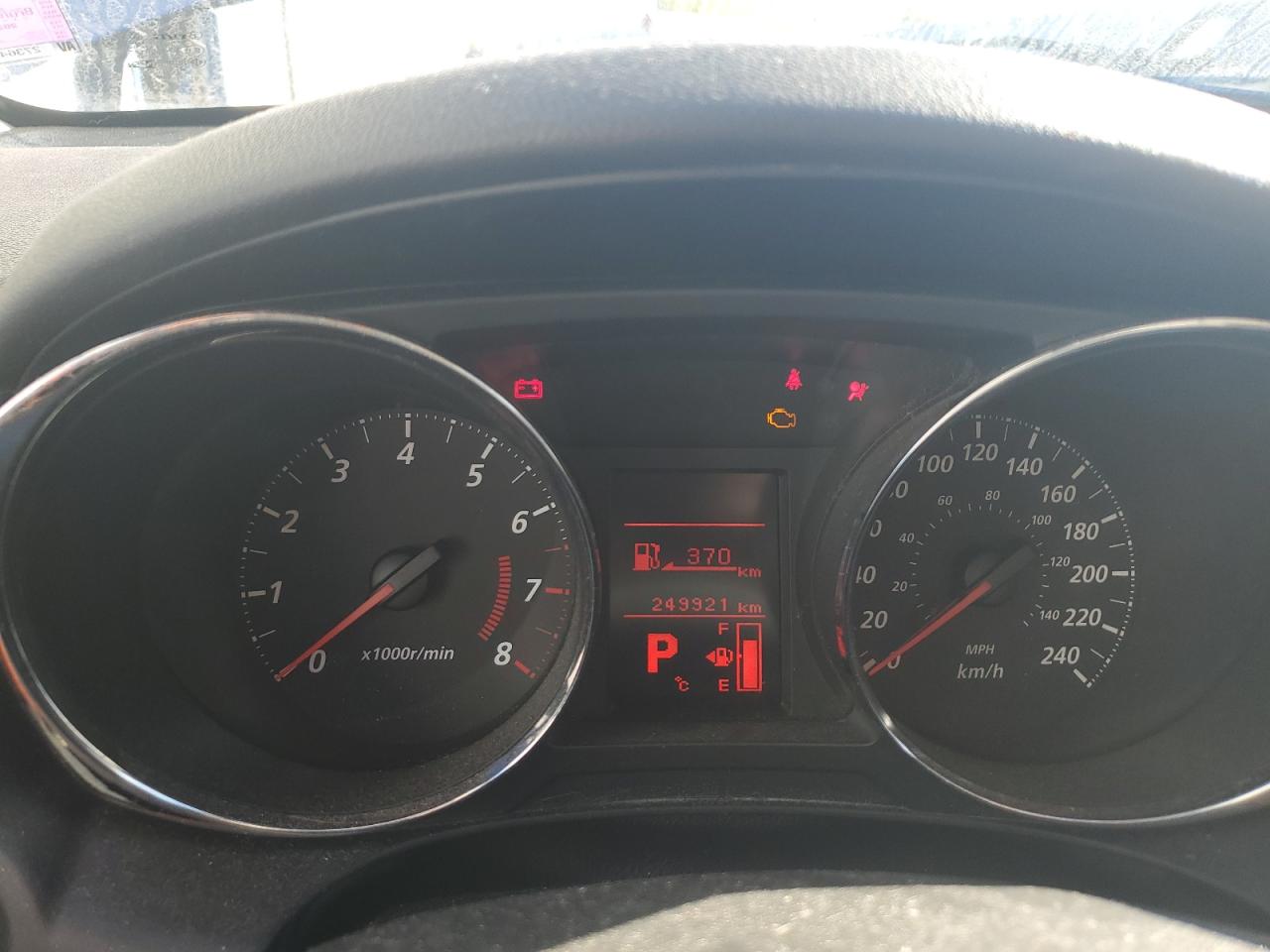 MITSUBISHI OUTLANDER SE