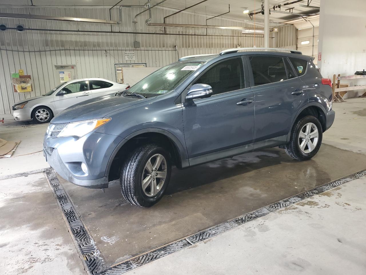 TOYOTA RAV4 XLE
