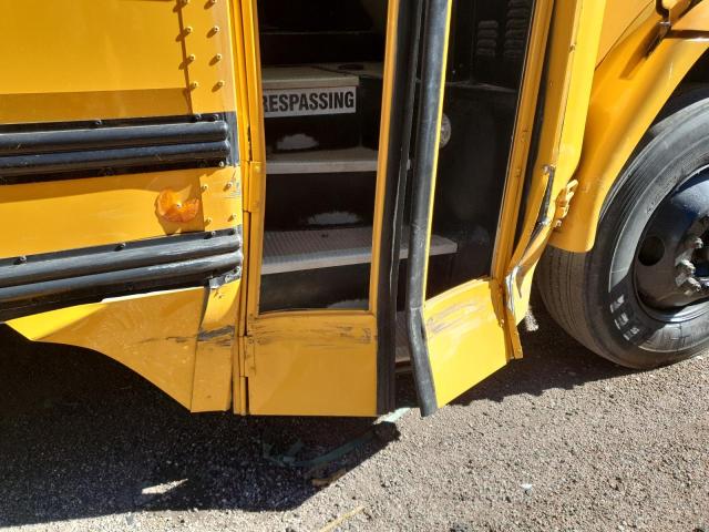 2005 FREIGHTLINER CHASSIS FS #3284341047