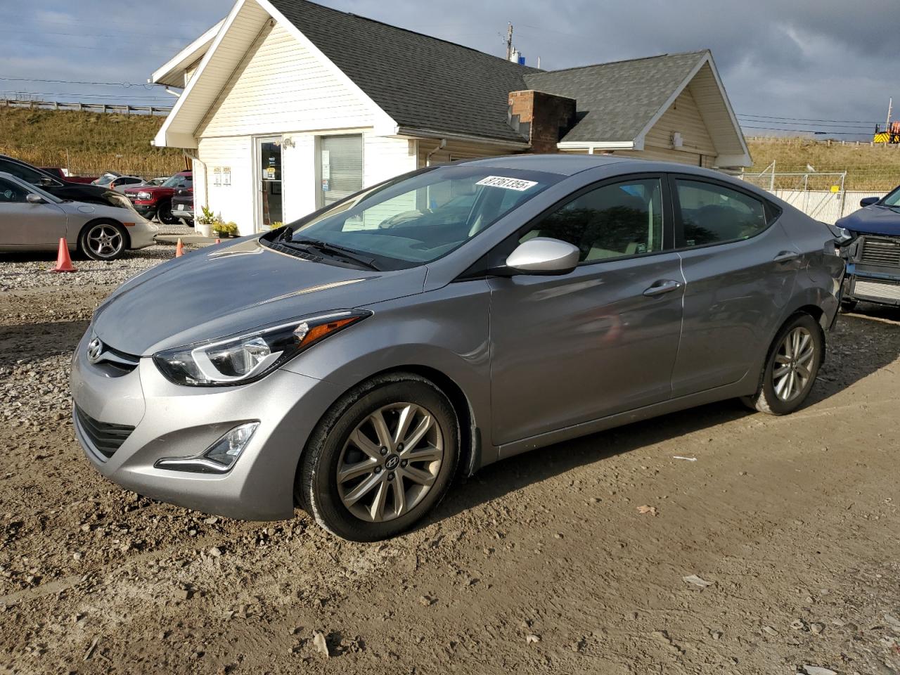 HYUNDAI ELANTRA SE