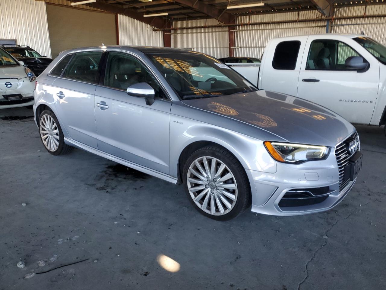 AUDI A3 E-TRON PREMIUM PLUS