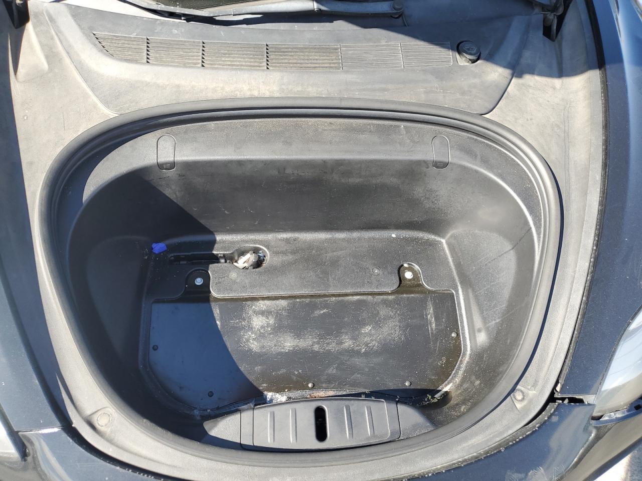 Lot #3309605569 2018 TESLA MODEL 3