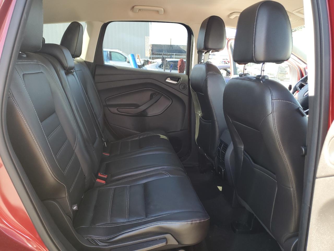 FORD ESCAPE TITANIUM