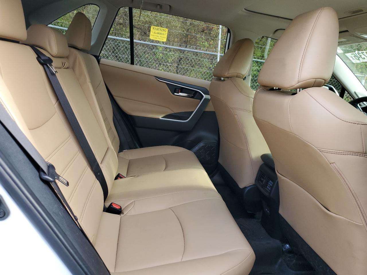 TOYOTA RAV4 XLE PREMIUM