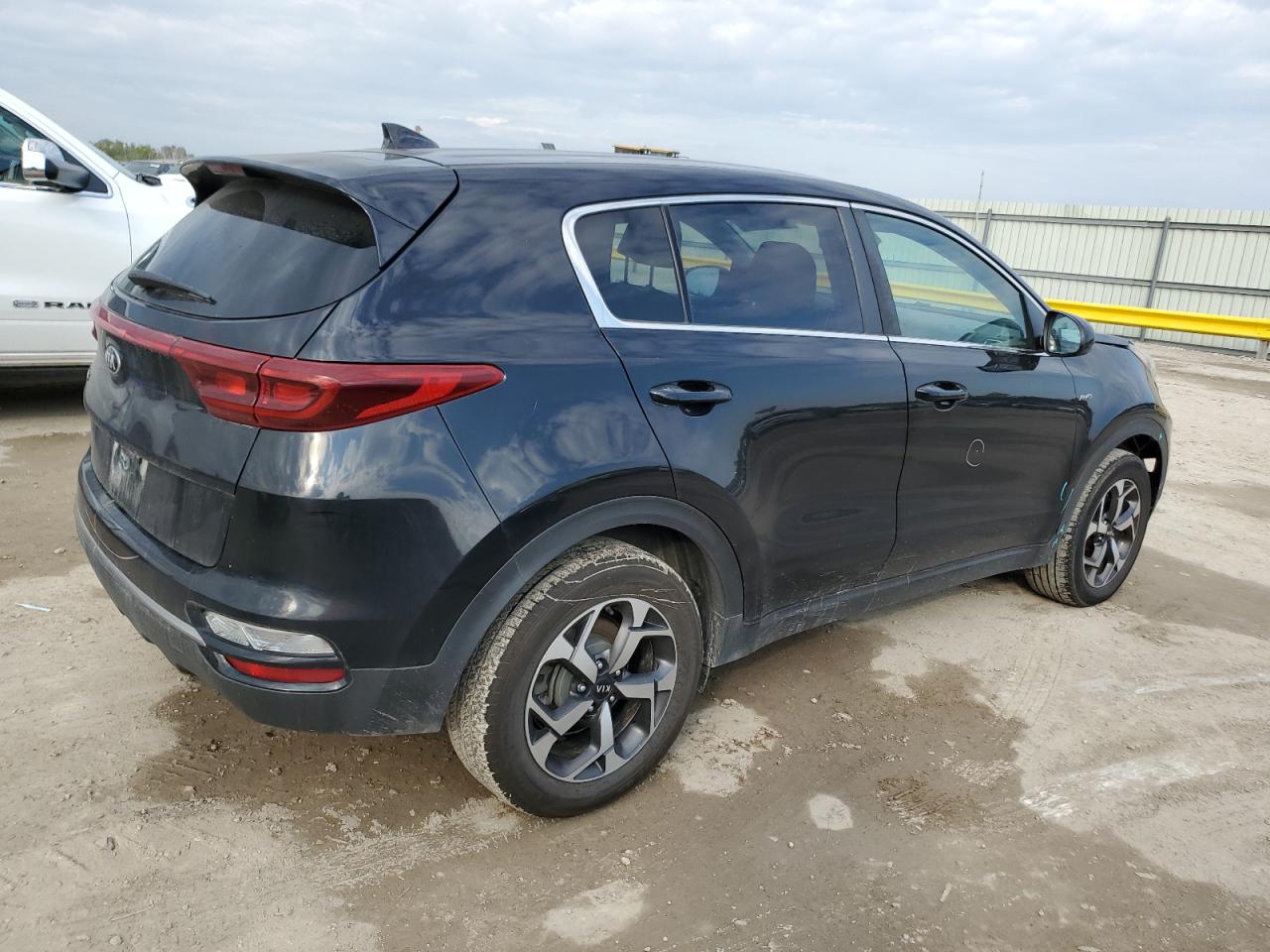 KIA SPORTAGE LX