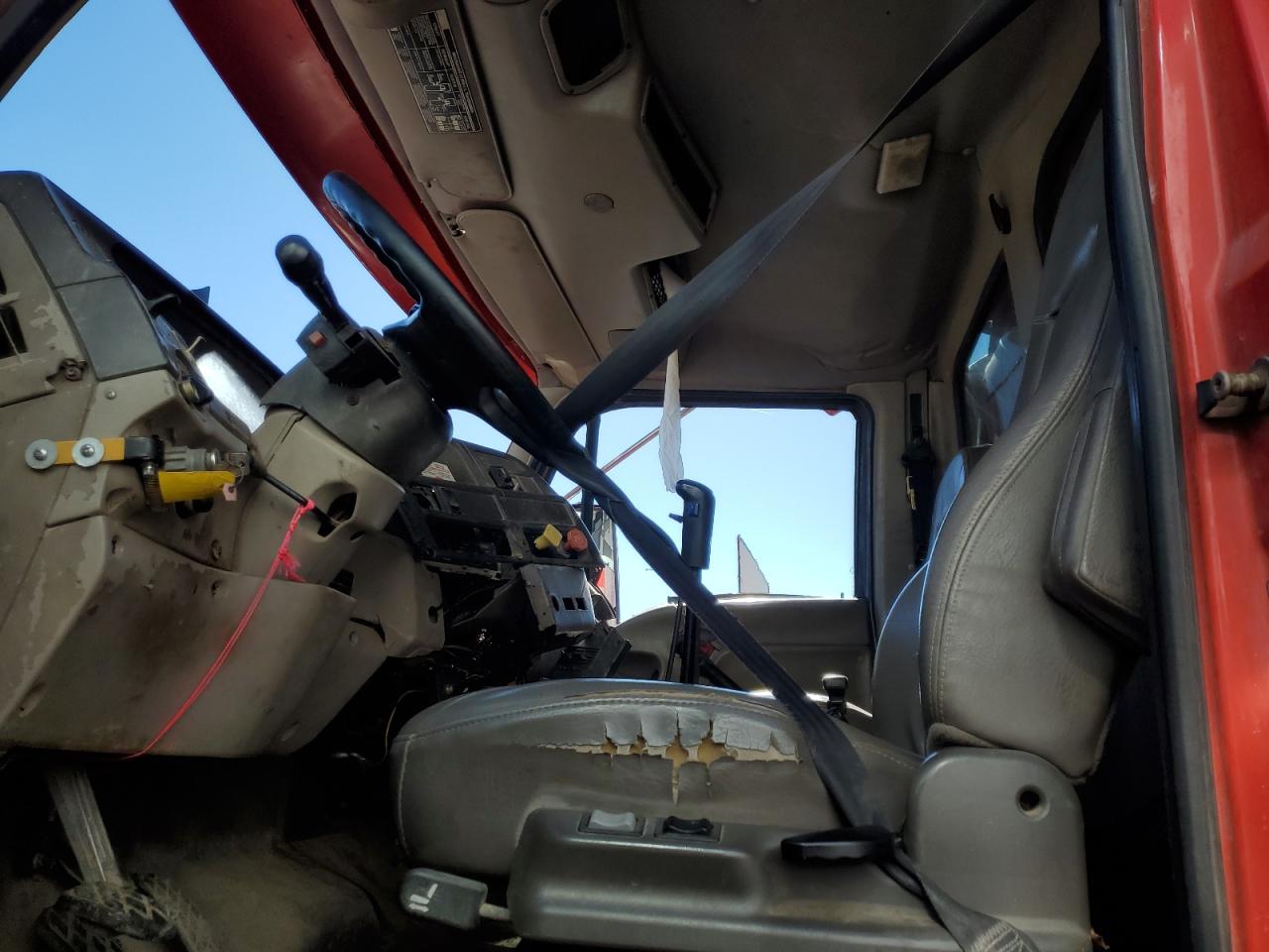 Lot #3283864439 2005 STERLING LT 8500