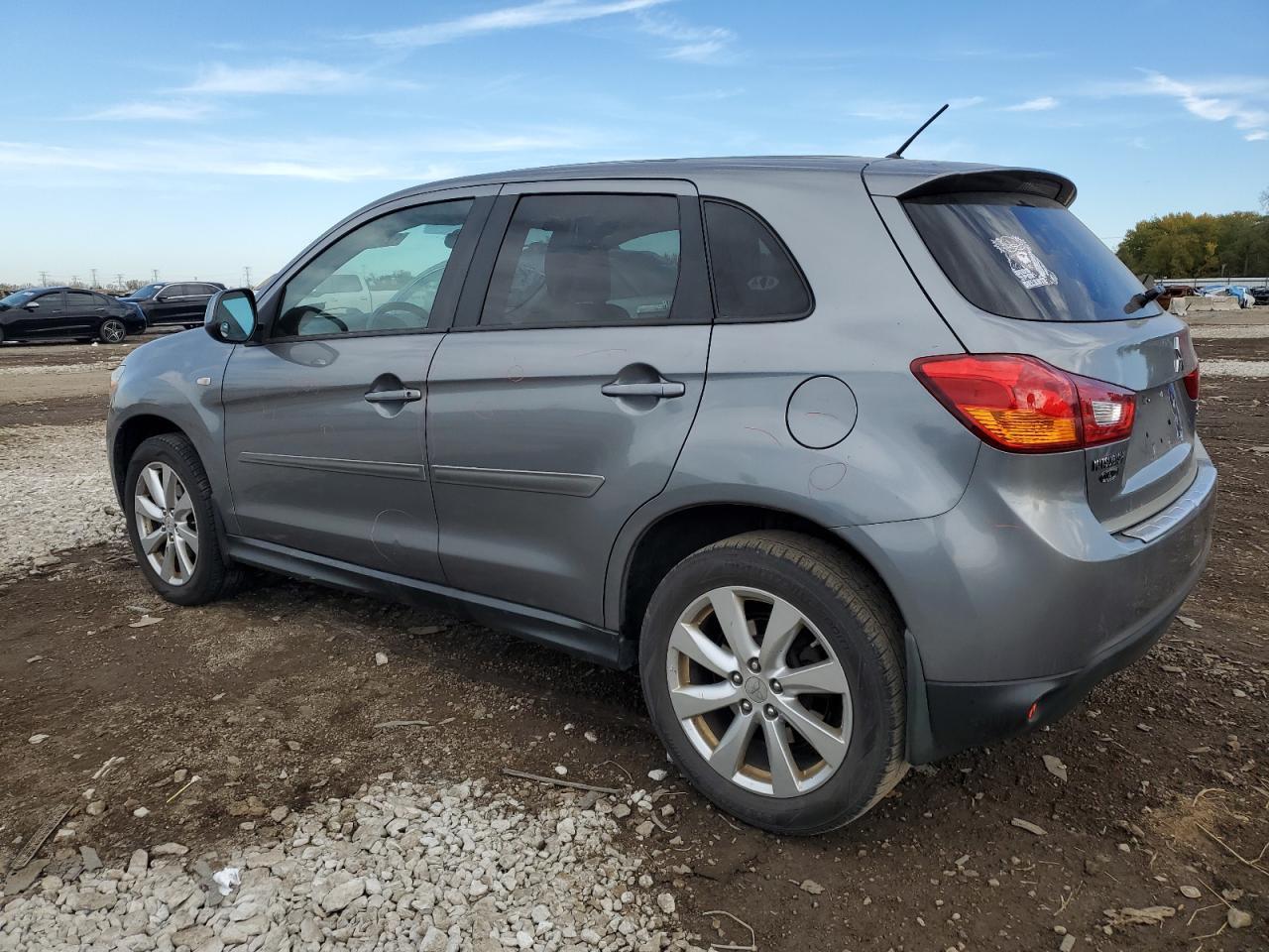 MITSUBISHI OUTLANDER ES