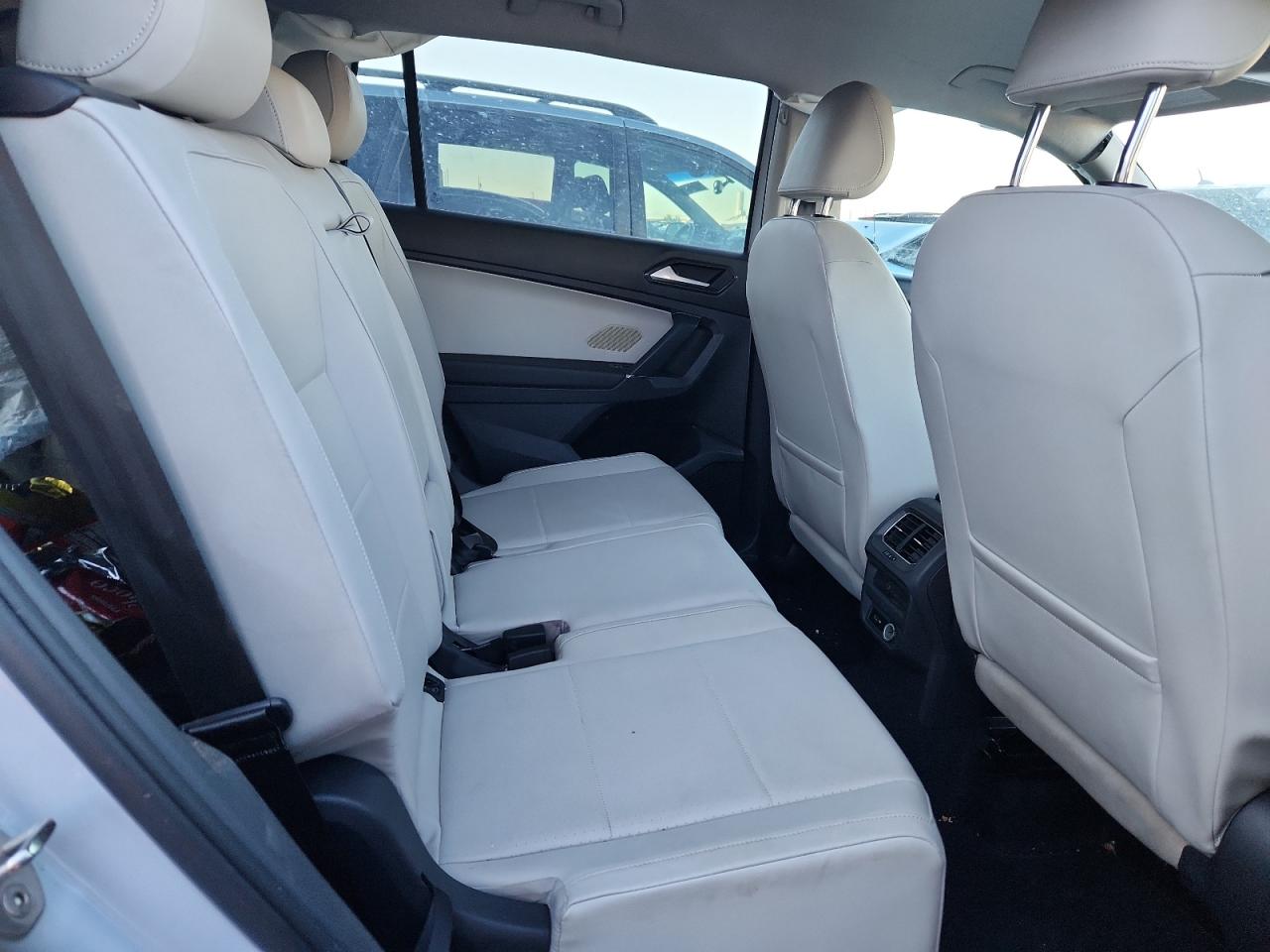 VOLKSWAGEN TIGUAN SE