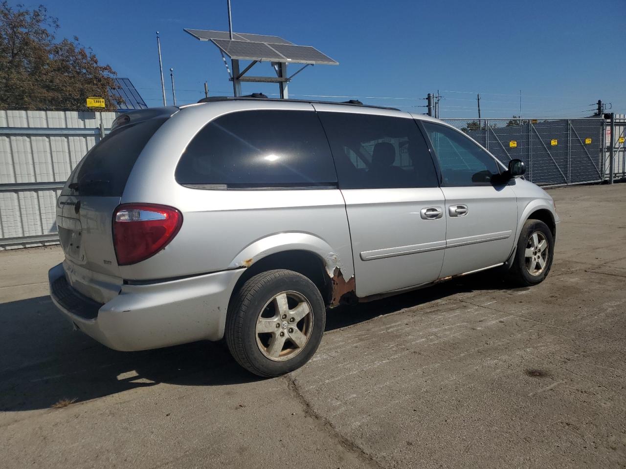 Lot #3266967504 2006 DODGE GRAND CARAVAN SXT