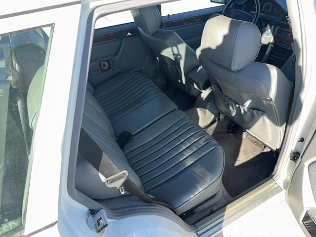 1995 MERCEDES-BENZ E 320 #3275461775