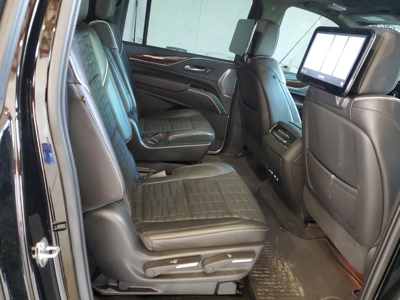 CADILLAC ESCALADE ESV SPORT PLATINUM