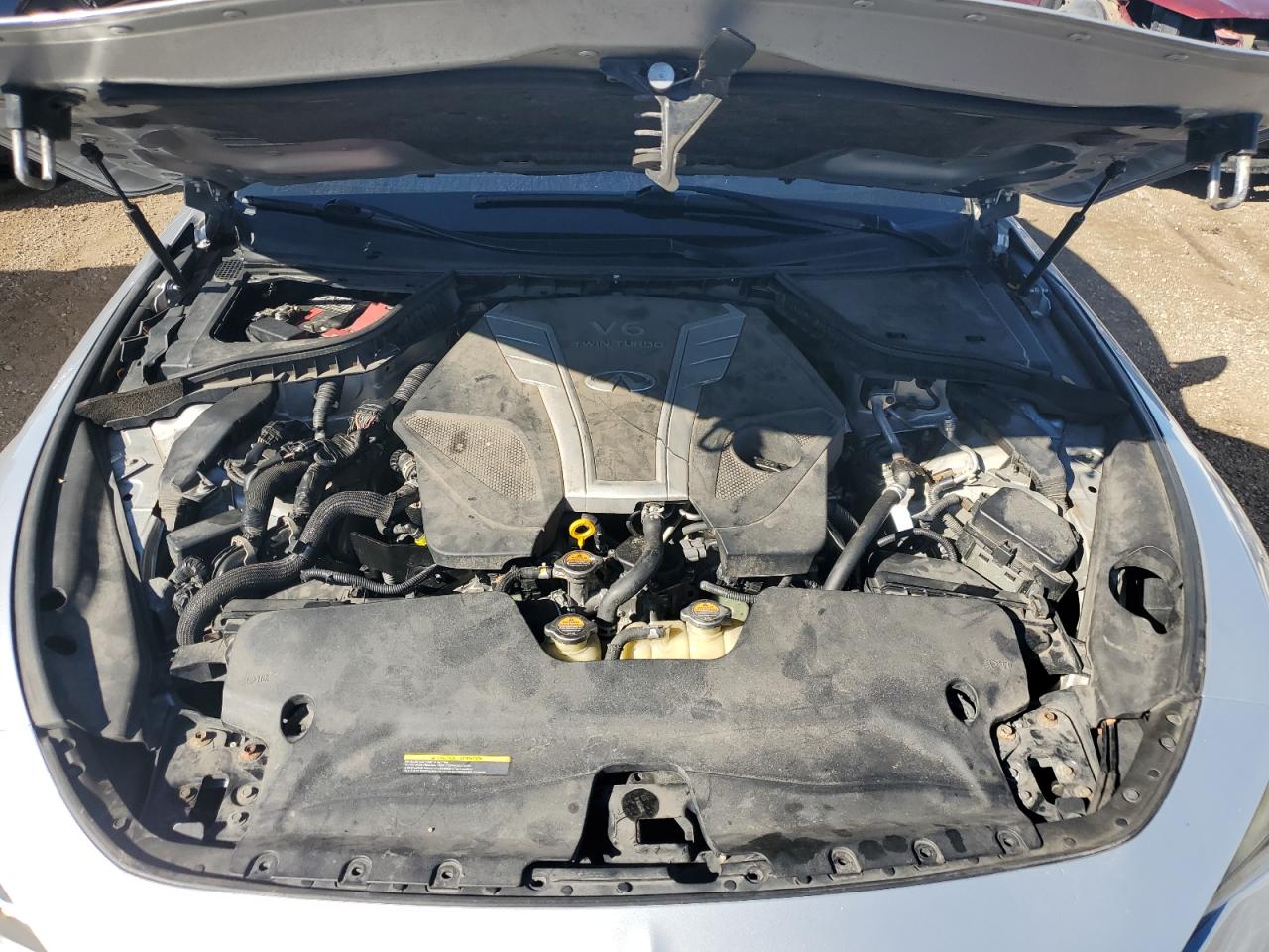 INFINITI Q60 RED SPORT 400