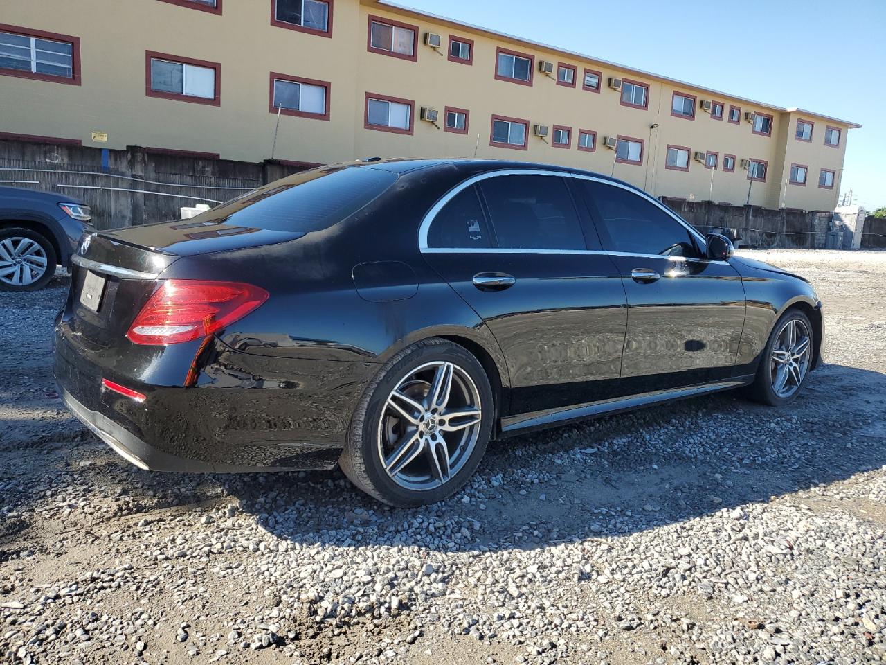 MERCEDES-BENZ E-CLASS 300