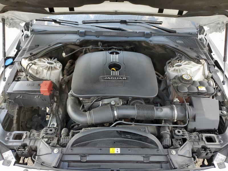 2017 JAGUAR XE SAJAR4BG5HA973569