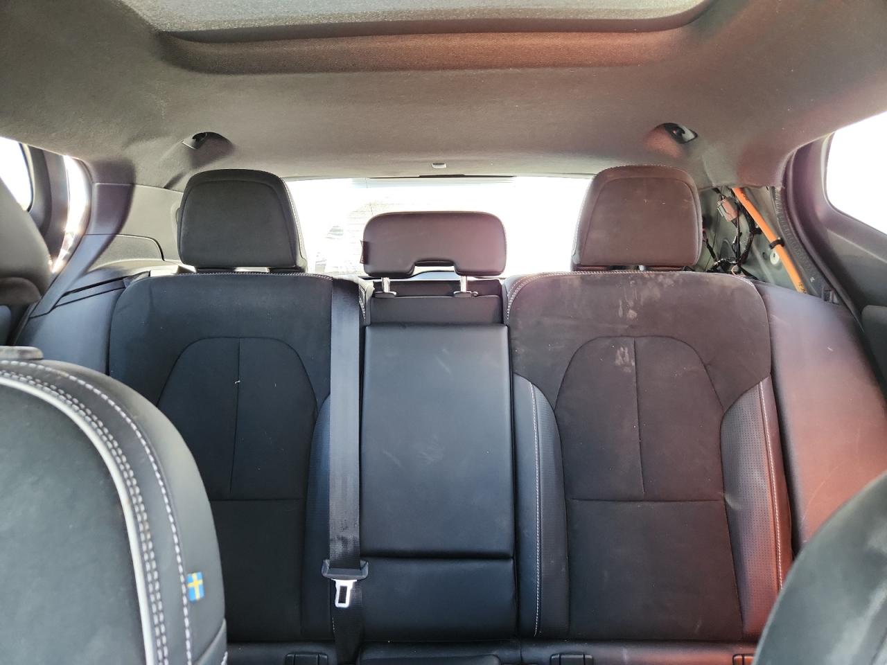 VOLVO XC40 T4 R-DESIGN