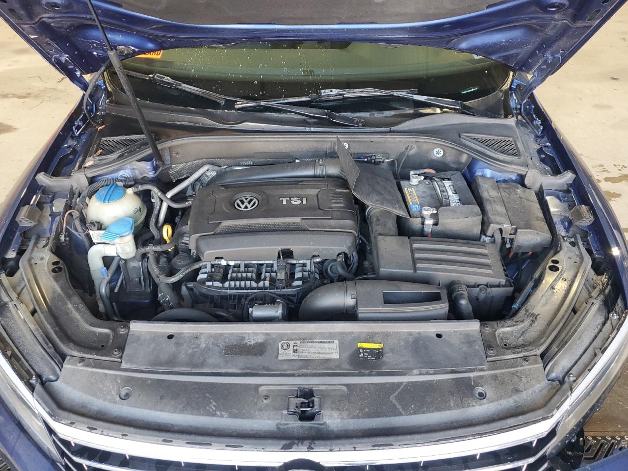 VOLKSWAGEN PASSAT SE