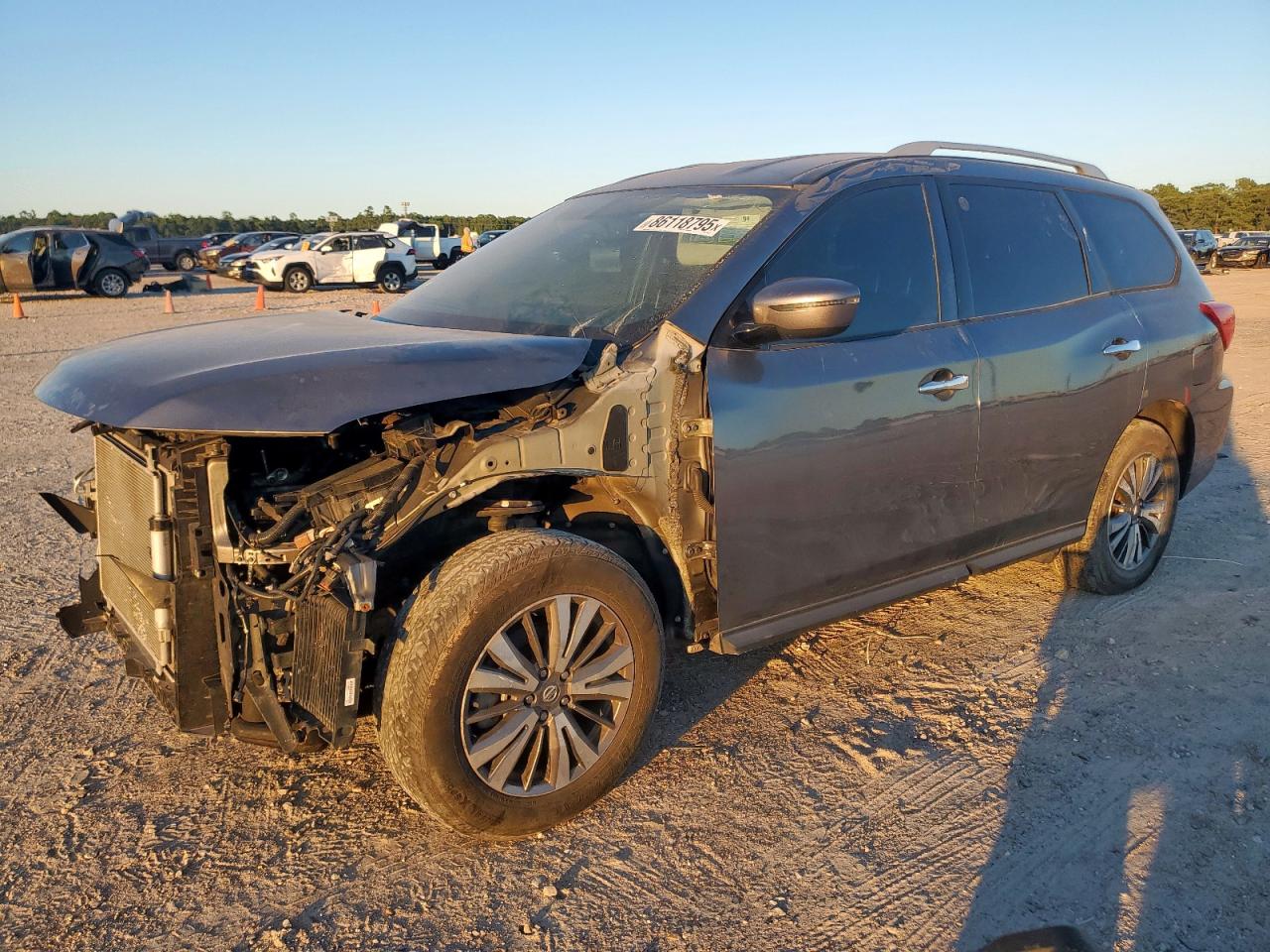 NISSAN PATHFINDER SV