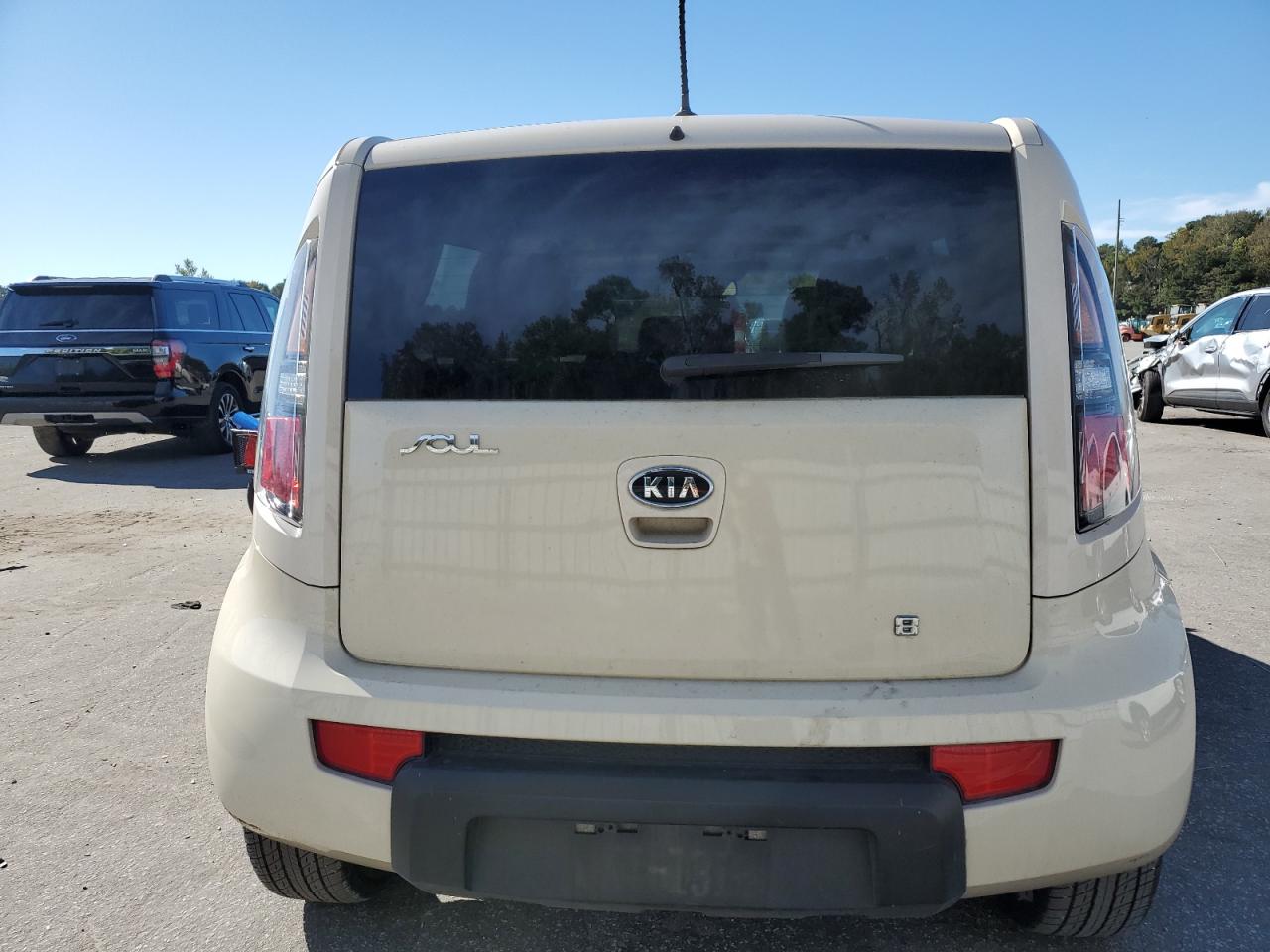 KIA SOUL +