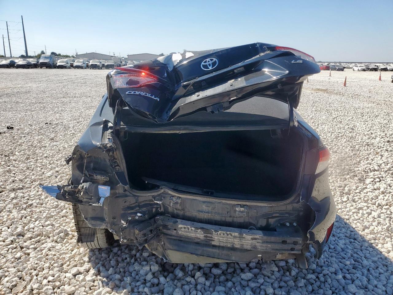 Lot #3309808334 2021 TOYOTA COROLLA LE