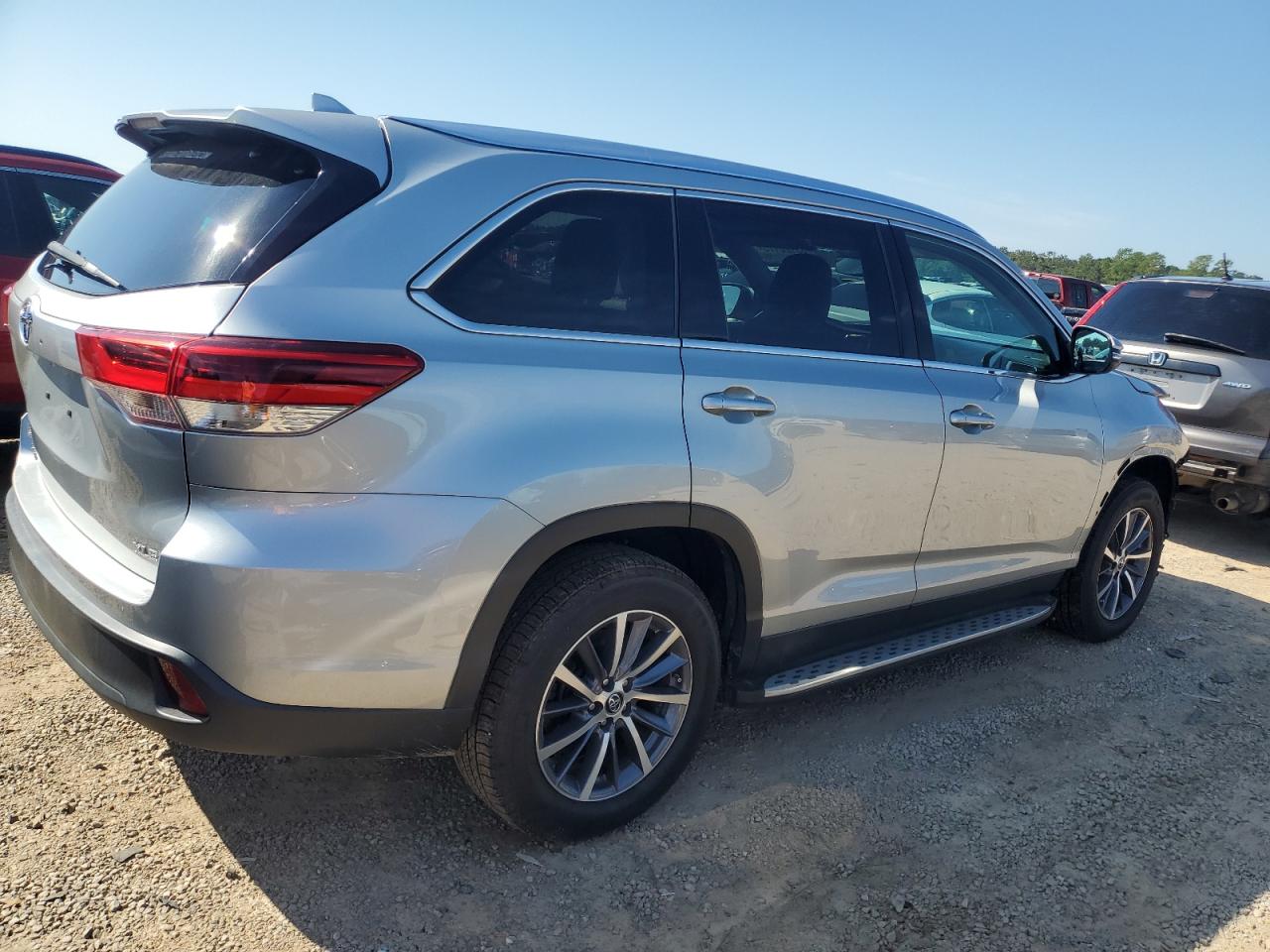 TOYOTA HIGHLANDER SE