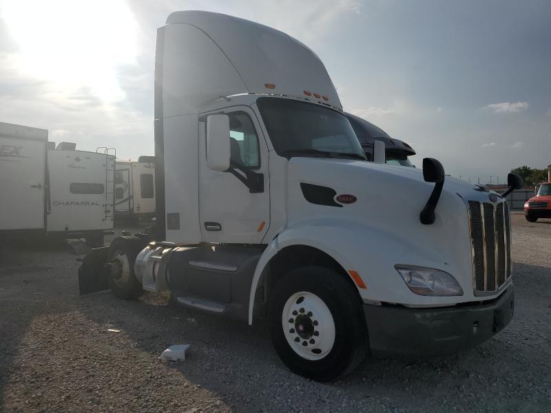 2017 PETERBILT TRACTOR 579 #3317762094