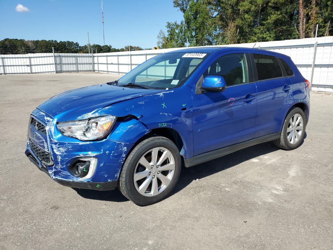 MITSUBISHI OUTLANDER SE