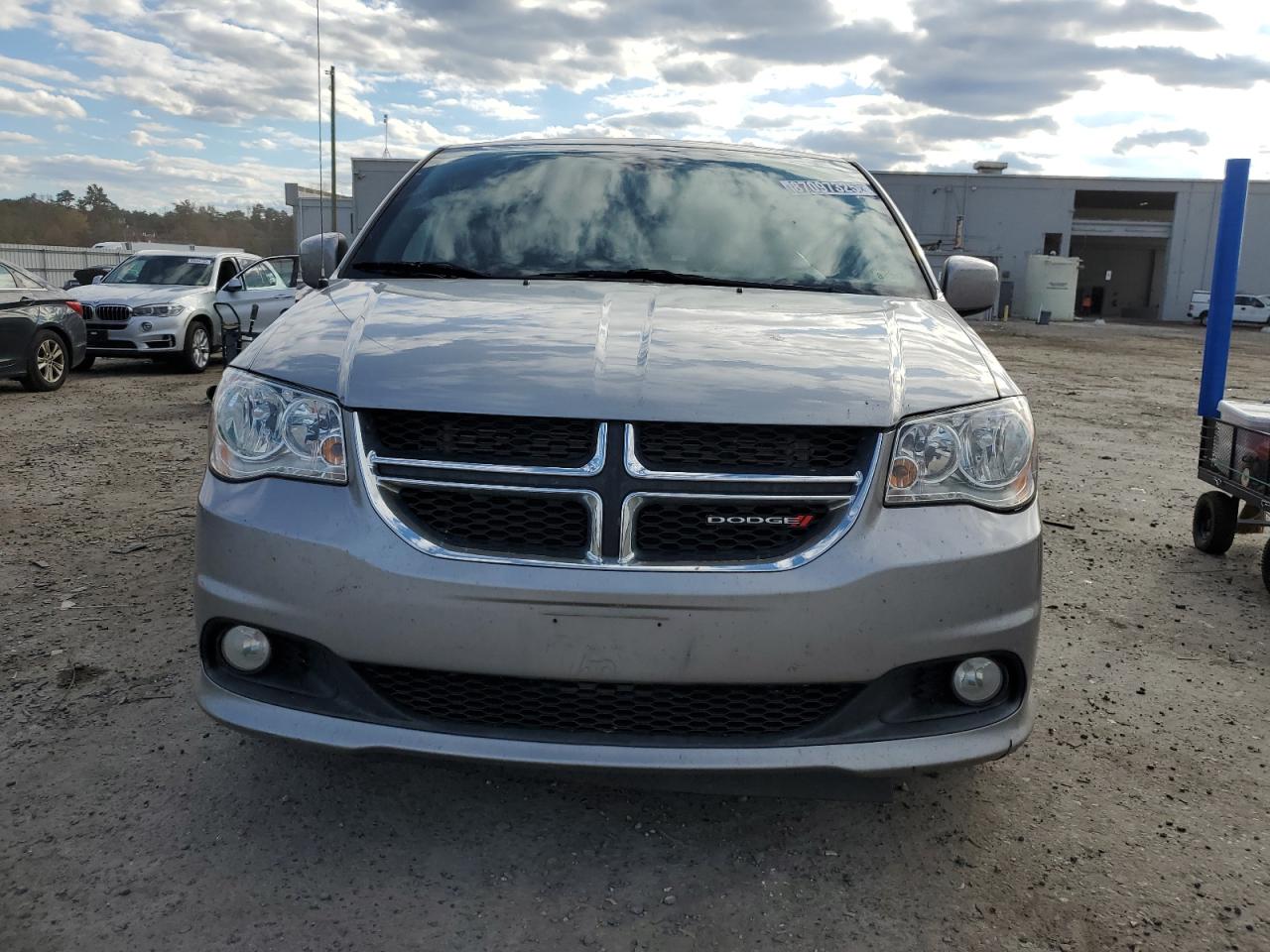 Lot #3310426971 2019 DODGE GRAND CARA