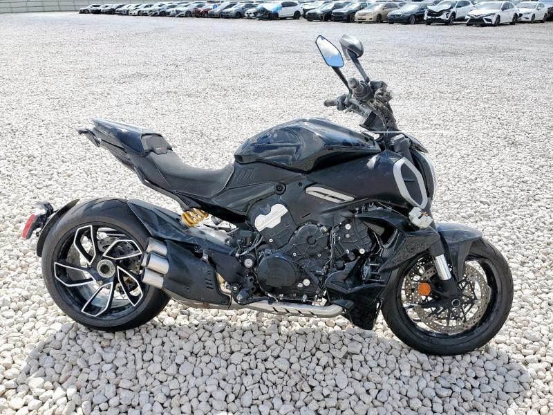 2025 DUCATI DIAVEL V4 - ZDMGAR1W9SB005230
