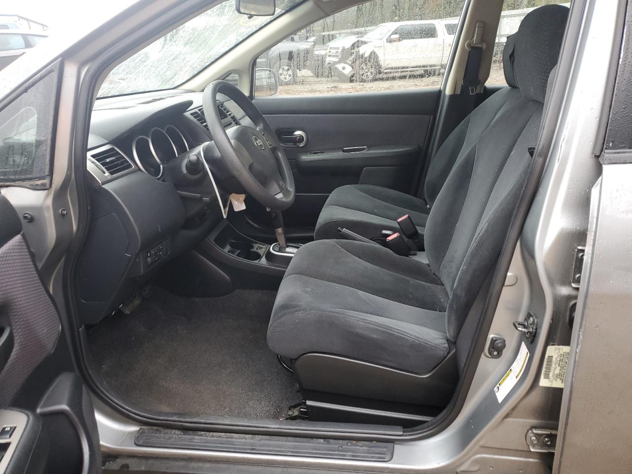 NISSAN VERSA S