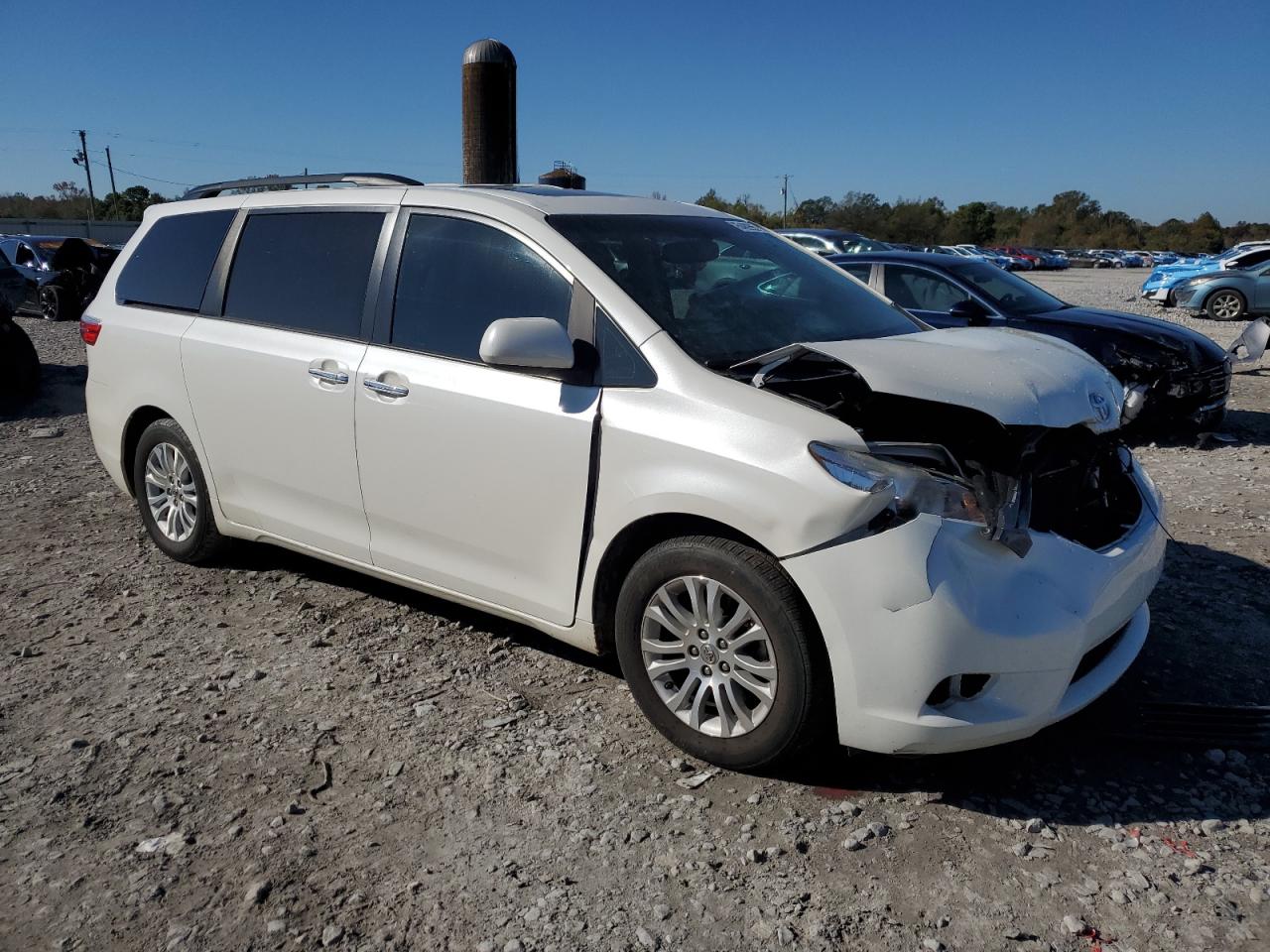 TOYOTA SIENNA XLE