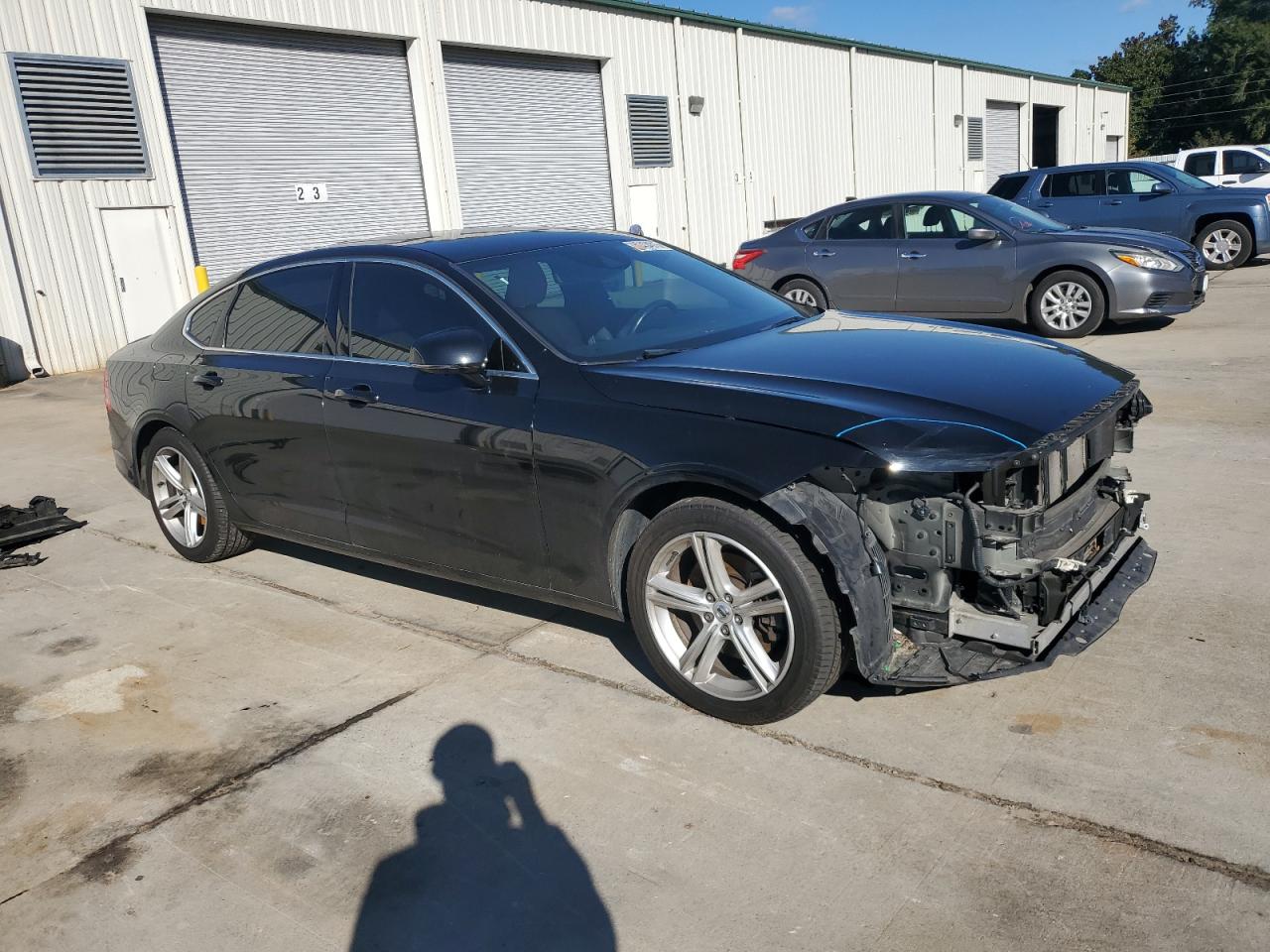 VOLVO S90 T5 MOMENTUM