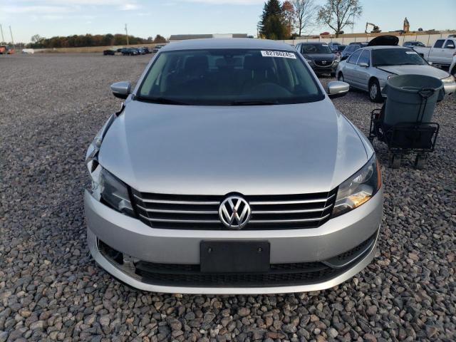 2015 VOLKSWAGEN PASSAT S 1VWAT7A37FC077014