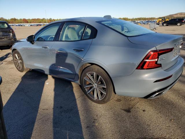 2022 VOLVO S60 B5 MOM - 7JRL12FZ3NG179288