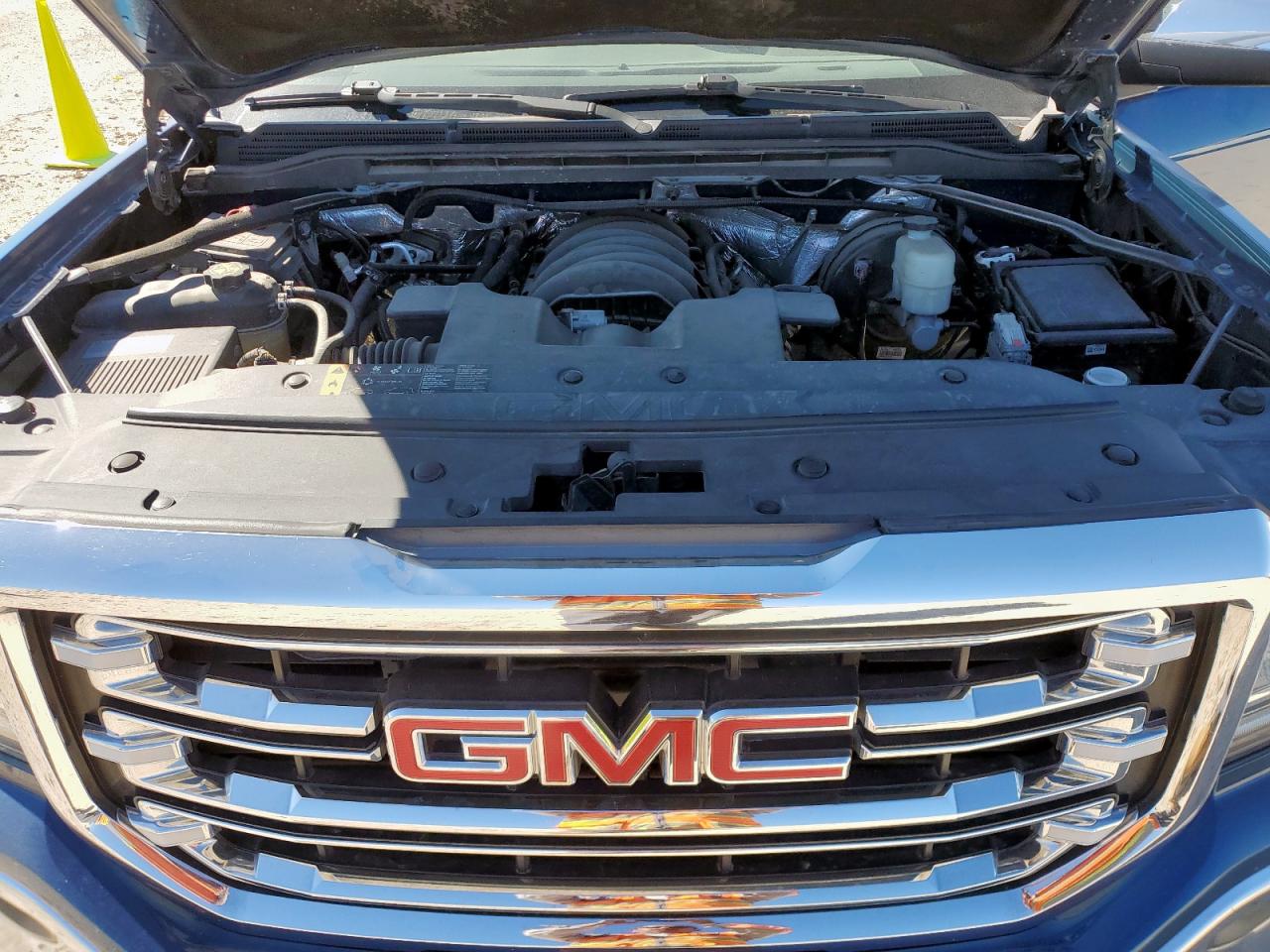 GMC SIERRA C1500 SLT